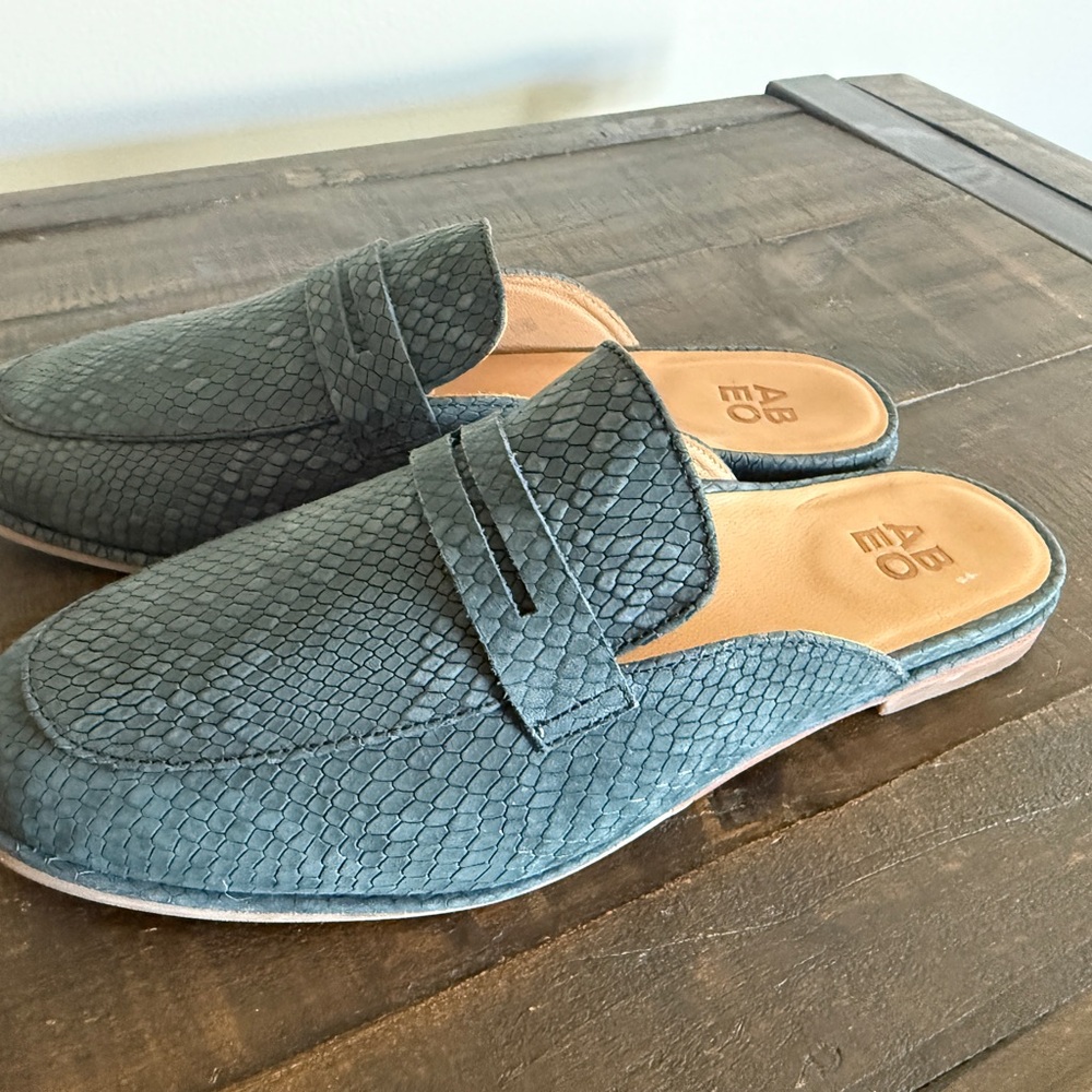 ABEO Natalie 3012 Leather Mule Loafers Blue Embossed Slip-On